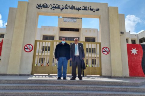 القاء محاضرة في مدرسة الملك عبدالله الثاني للتميز حيث قام بالقاء المحاضرة السيد موسى عشا أمين صندوق الجمعية الاردنية للوقاية من حوادث الطرق بتاريخ 23-3-2022