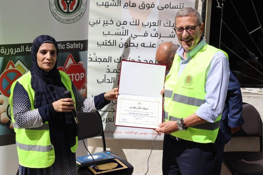 ألقى رئيس الجمعية المهندس وفائي مسيس  محاضرة مرورية في مدرسة خربة سارة الأساسية في منطقة وادي السير حضرها عدد من الطالبات و الهيئة التدريسية