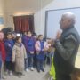 تم القاء محاضرة مرورية في مدرسة تماضر بنت عمرو الأساسية المختلطة في جبل الحسين كما تم تدريب الطلبة على كيفية قطع الطريق