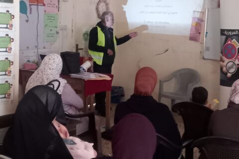 ألقى امين سر الجمعية محاضرة مرورية حضرها الأمهات من المجتمع المحلي و ذلك في مدرسة خديجة بنت خويلد الأساسية للإناث في جبل الجوفة