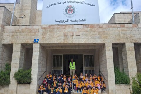 قام طلبة من اكاديمية الحفاظ بزيارة الجمعية على مدى يومين ٩ و ١٣ نيسان حيث استمعوا في قاعة أيمن المعشر الى إرشادات و نصائح مرورية و تدريبهم على كيفية قطع الطريق و قيادة السيارات الكهربائية في الحديقة المرورية