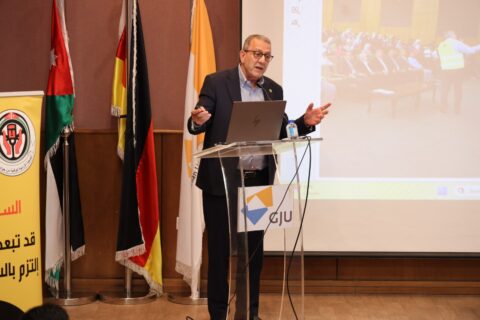 ألقى رئيس الجمعية محاضرة مرورية بعنوان : السلامة المرورية…. واقع و حلول في الجامعة الألمانية الأردنية حضرها عدد كبير من الطلبة و المدعوين